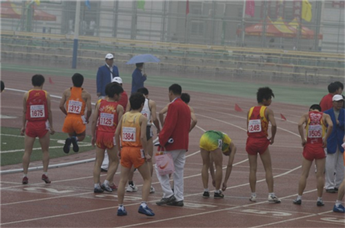 万米比赛出发.png