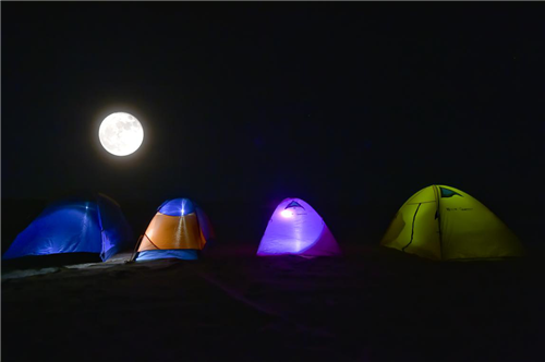 夜晚的帐篷.png