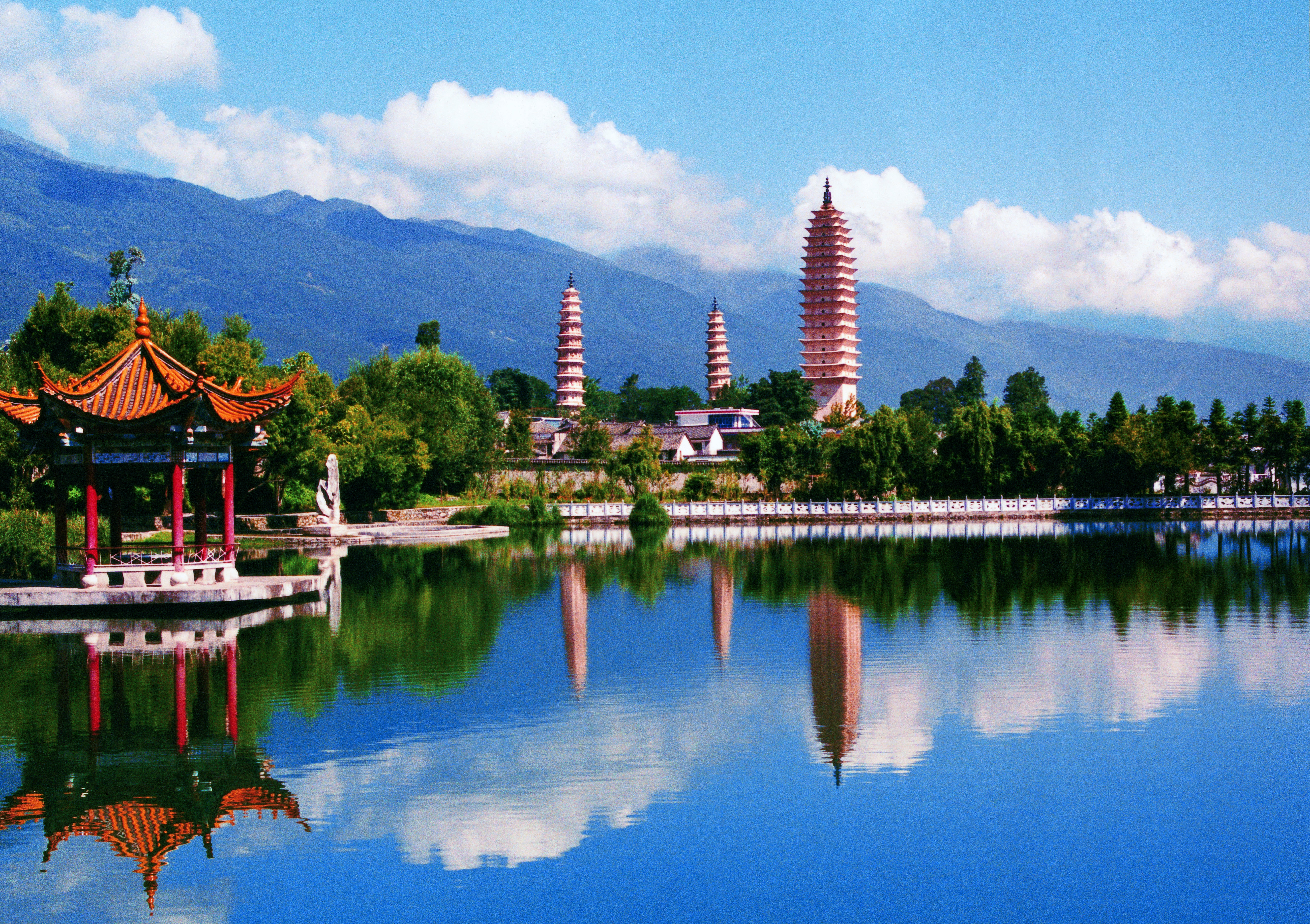 崇圣寺三塔-1.jpg